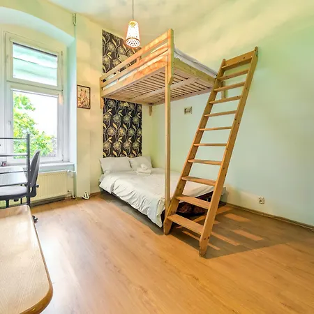 Podwale By Bookinghost * Vratislav