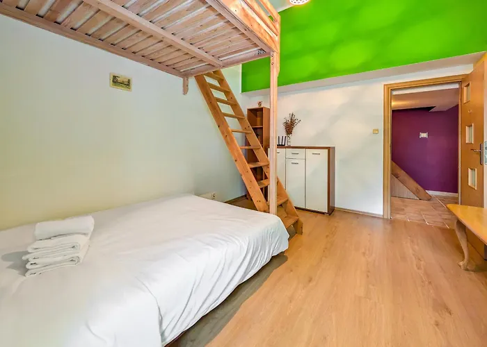 Podwale By Bookinghost Lägenhet *